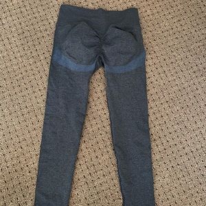 Blue booty scrunch and contour leggings